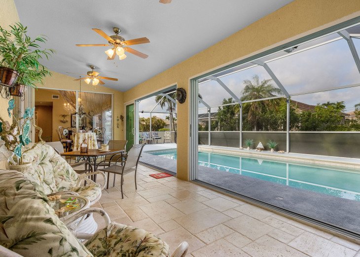 Certain to please with large lanai and pool - Villa Rest Assured - Roelens #1