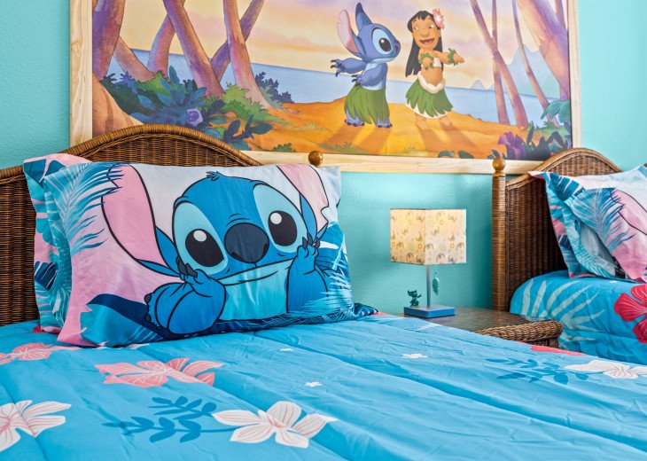 Themed Bedrooms/ Near Disney/ Two Ensuites #1