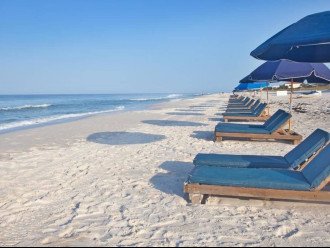 Amazing white sand - free beach chairs incl
