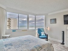 Starfish beachfront condo: gorgeously upgraded, two queens, free beach chairs