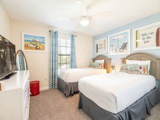 Surf themed 2 twin room