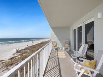 Balcony offers plenty of seating & those gorgeous views of the Gulf.