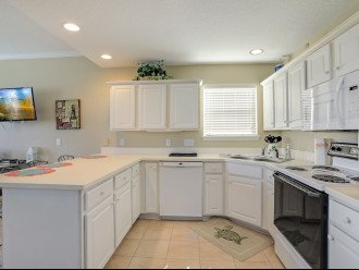 Full size kitchen