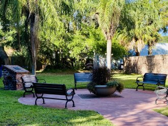 Have a coffee in the pocket park.