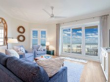 Oceanfront, NEWLY RENOVATED, Spectacular Views w Pool!