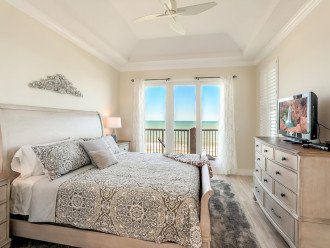 Luxurious Master Bedroom w an Amazing View!
