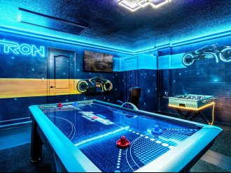 Disney Themed Villa - Tron Game Room - South Facing Pool & Spa - ChampionsGate #8