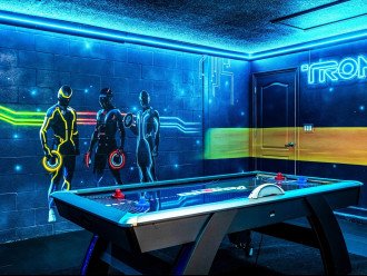 Disney Themed Villa - Tron Game Room - South Facing Pool & Spa - ChampionsGate #9