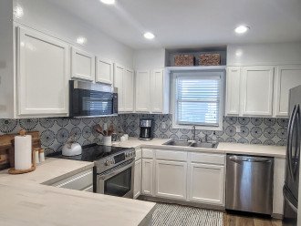 Well equipped and updated kitchen! Gorgeous!