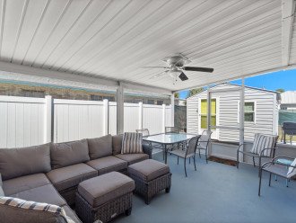 Large Screened in Outdoor area