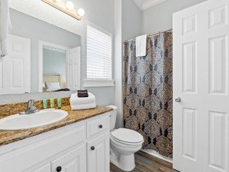 Main Level Bathroom with Tub/Shower Combo