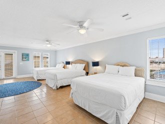 Upper Level Bedroom with 2 Queen Size Beds and 1 Full Size Bed