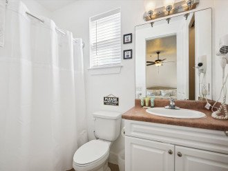2nd Floor Bathroom with Tub/Shower Combo