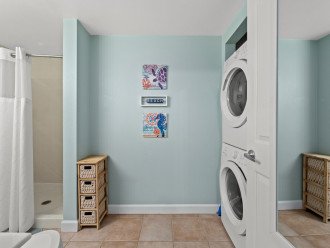 Guest bath with washer & dryer
