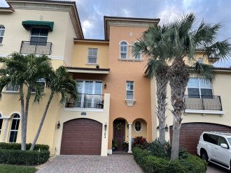 Beautiful 3/4 Bedroom 3.5 Bath Townhome Footsteps to the Beach - PET FRIENDLY #1