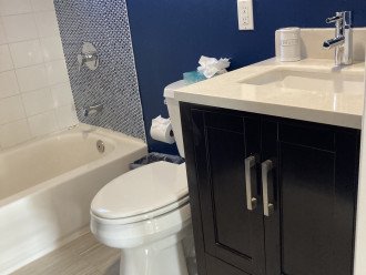 Main Level Bathroom with Tub