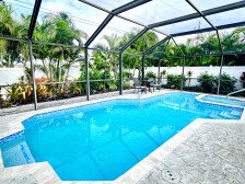 Sunshine Daydream - Updated Luxury - Heated Pool/Spa!