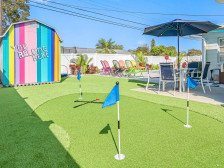 Beachside Retreat: Mini-Golf, Theater, Pool, Pong