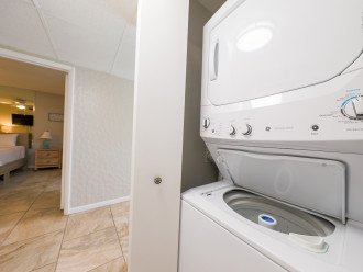 Washer N Dryer in Unit