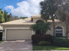 Delray Beach, 3 bed home with heated salt pool, no neighbors behind, netflix,