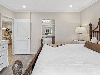 Stunning 2 Bedroom Condo with Resort Amenities #1