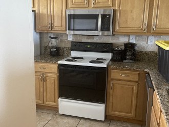 Full size stove and washer and dryer