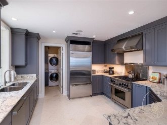 Spacious Gourmet Kitchen with High End Appliances