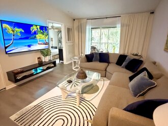 Large 2 bed 2 bath Near the beach with pickleball