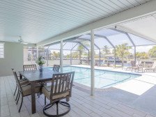Gorgeous Newly Renovated Modern Home! Dock, Direct Access to Charlotte Harbor!