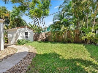 Bamboo House w/parking Walk to Las Olas Blvd and short drive to all the Beaches #1
