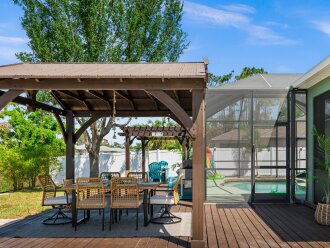 Green Bamboo- heated pool, great backyard. #1