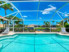 3 BEDS | 2 BATHS | 6 GUESTS | GULF ACCESS & POOL | INCL. 10% OFF BOAT RENTAL