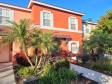 Gated Emerald island townhome, Overlook Pool, 3 miles to Disney, rent by owner