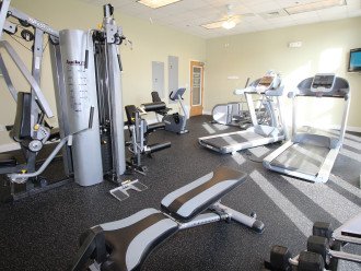The Ariel Dunes fitness center weights