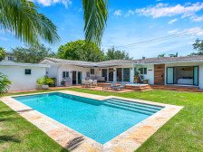 Centrally Located | Heated pool | Lush Tropical Surrounding | Oasis Key