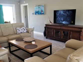 Spacious bright Living room