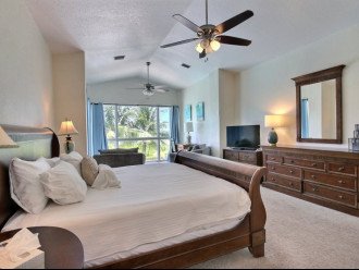 Your dreams of paradise are about to come true! 411 Mariners Club #15