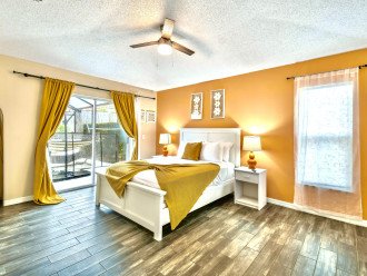 Master bedroom with Queen size bed