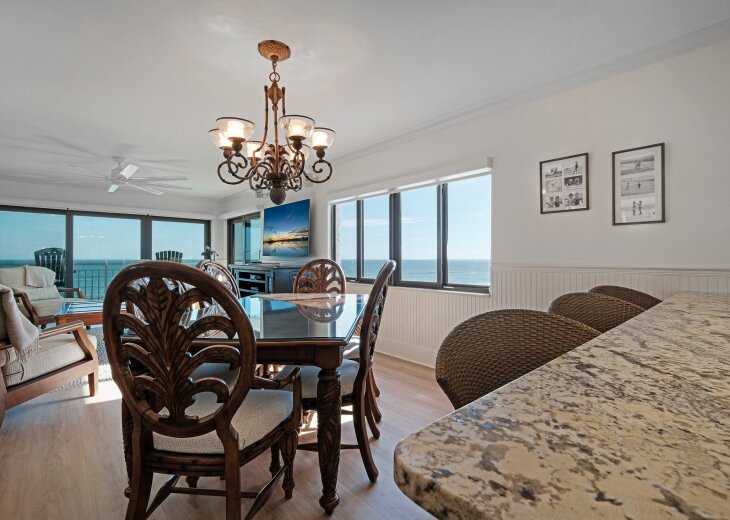 Oceanfront Dining Room