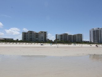 Wide Beach in front of Shorehom