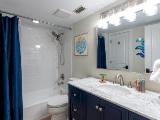Guest Bathroom with Showe/Tub Combo
