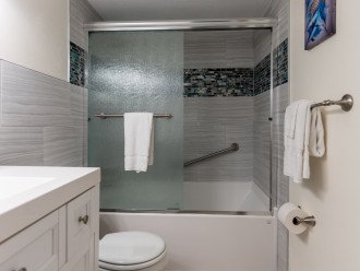 Tub/Shower in the Guest Bathroom