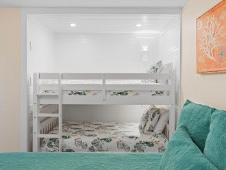 Queen Bed with Twin Bunk Bed