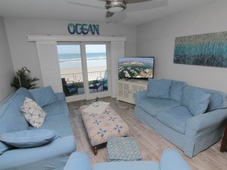 Direct oceanfront living room. What a view!