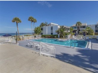 Updated 2 bed/2 bath canal front onVenice Island with heated ocean front pool #3