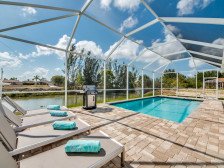 Conveniently Located, Heated Pool, Kayaks- Villa Rosa - Roelens Vacations