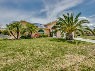 Cape Coral vacation rental with heated pool