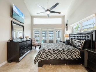 Master bedroom with lanai access