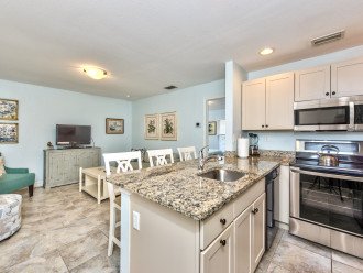 Fully Stocked Kitchen with Luxury Appliances; Granite Counter-tops !