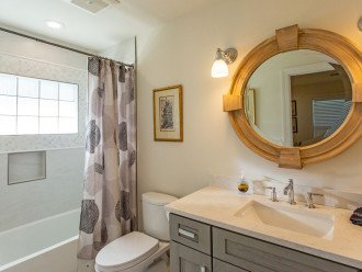 Upstairs bathroom with tub/shower